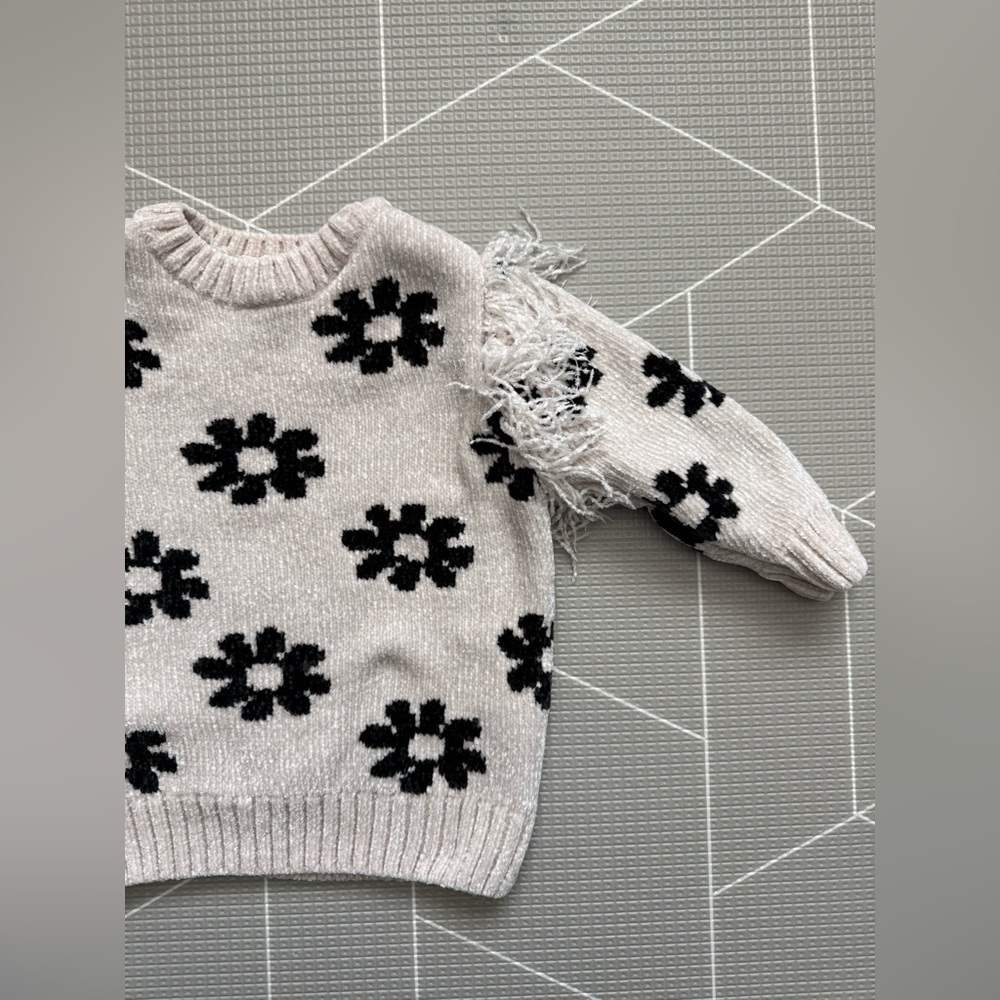 Jessica Simpson|Baby girl/toddler cream crewneck Knit sweater,floral boho fringe